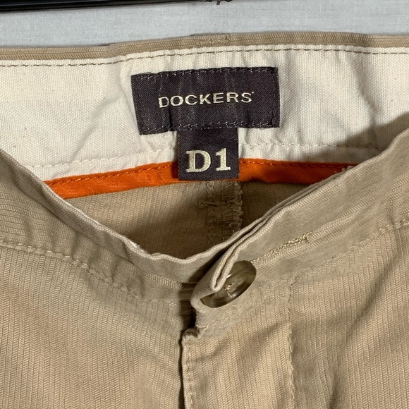 Dockers | Men’s Herringbone Weave Pants - Beige - Picture 4 of 7